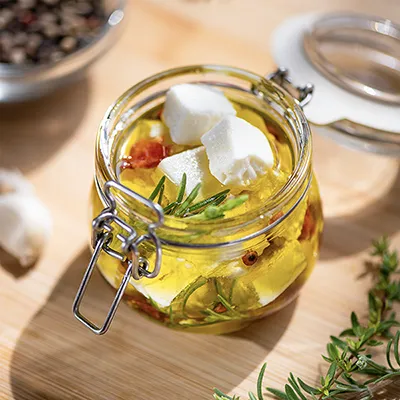 Fűszeres feta olivaolajban