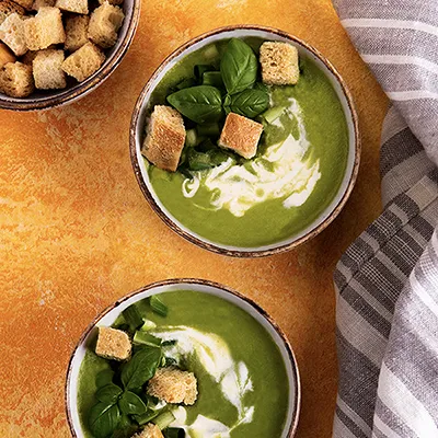 Zöldborsókrémleves krutonnal